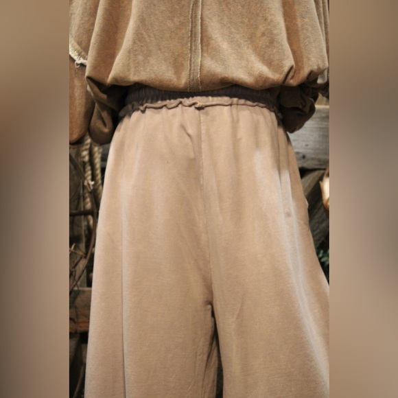 NWT ZENANA Ash Mocha Mineral Wash Terry Cloth Wide Leg Crop Pant Boho Size Med - Picture 6 of 10